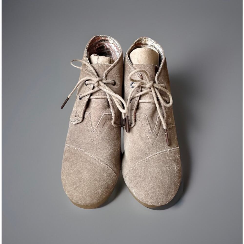 TOMS Desert Wedge Taupe Suede Chukka Booties Women’s 5.5